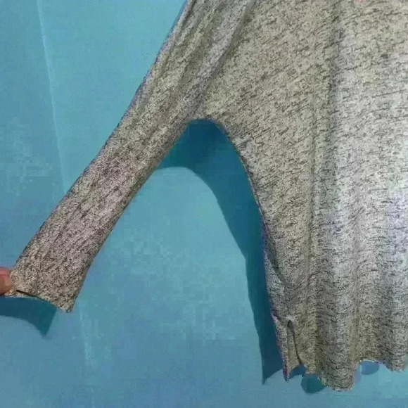 Olivia rae gray and white merle oversize top size M,  lounge comfort wear - Picture 5 of 5